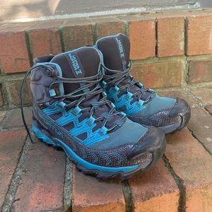 La Sportiva Ultra Raptor II Mid GTX Hiking Boot - Women's Size 7 US